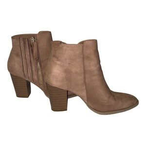 Qupid Dusty Pink Faux Suede Booties - Size 8